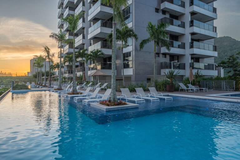PISCINA ENTARDECER